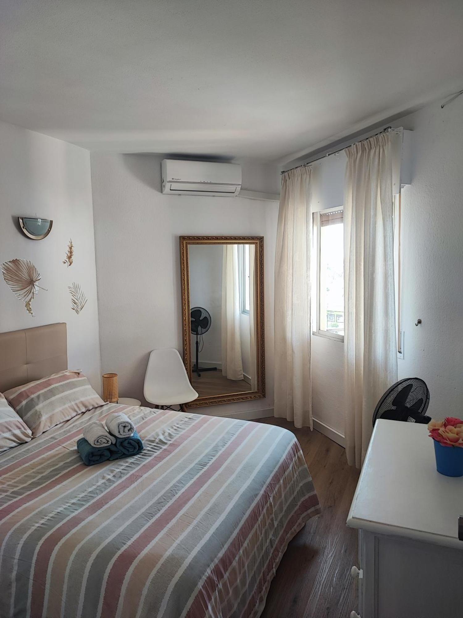Apartamento 150 Metros De La Playa Torremolinos Exterior photo